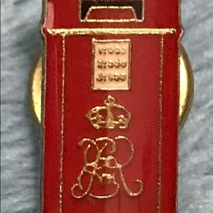 England Royal Post Box Pin